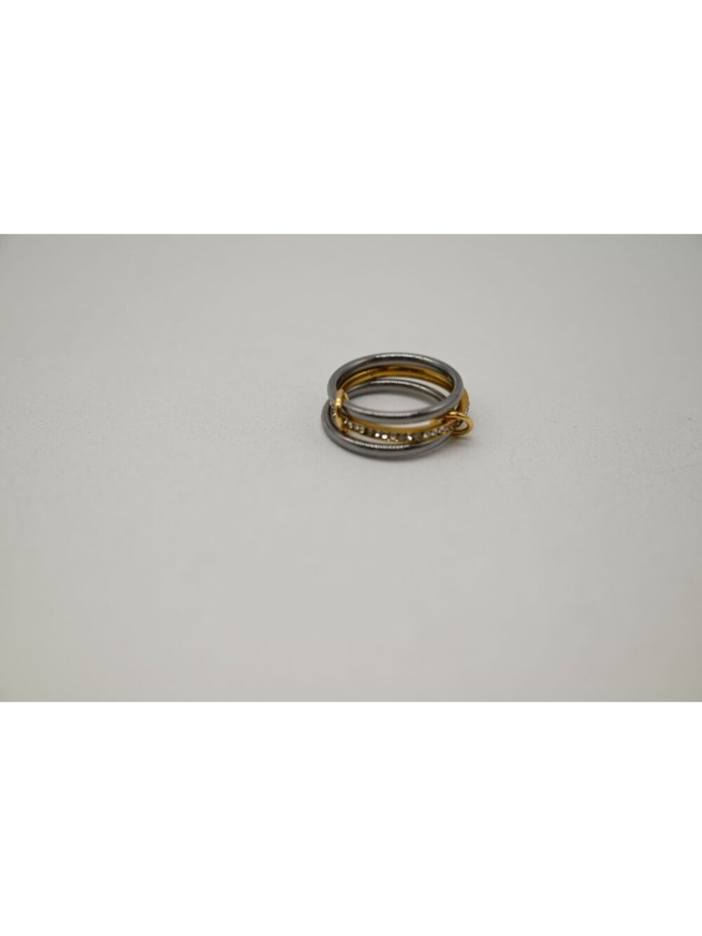 NWOT Josslyn Stainless Steel Stackable Plain Band Rings Linked Gold Silver Tone